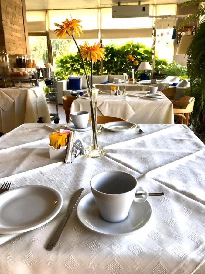 Hotel Europa Pinamar Ngoại thất bức ảnh