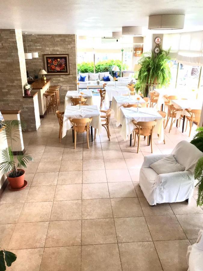 Hotel Europa Pinamar Ngoại thất bức ảnh